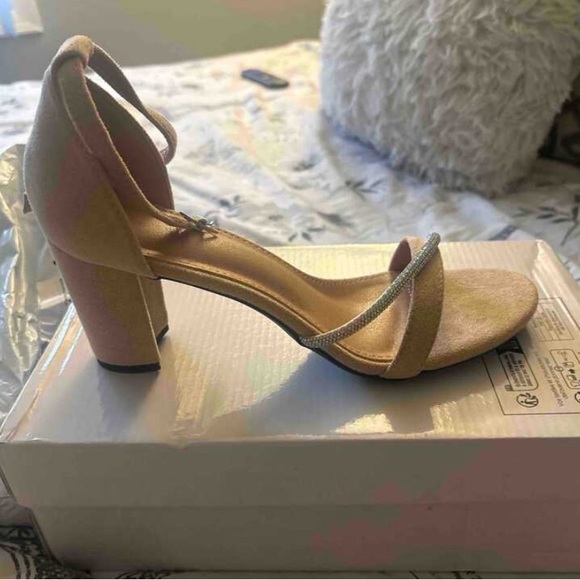 Elegant Beige Block Heel Sandals - Picture 2 of 2